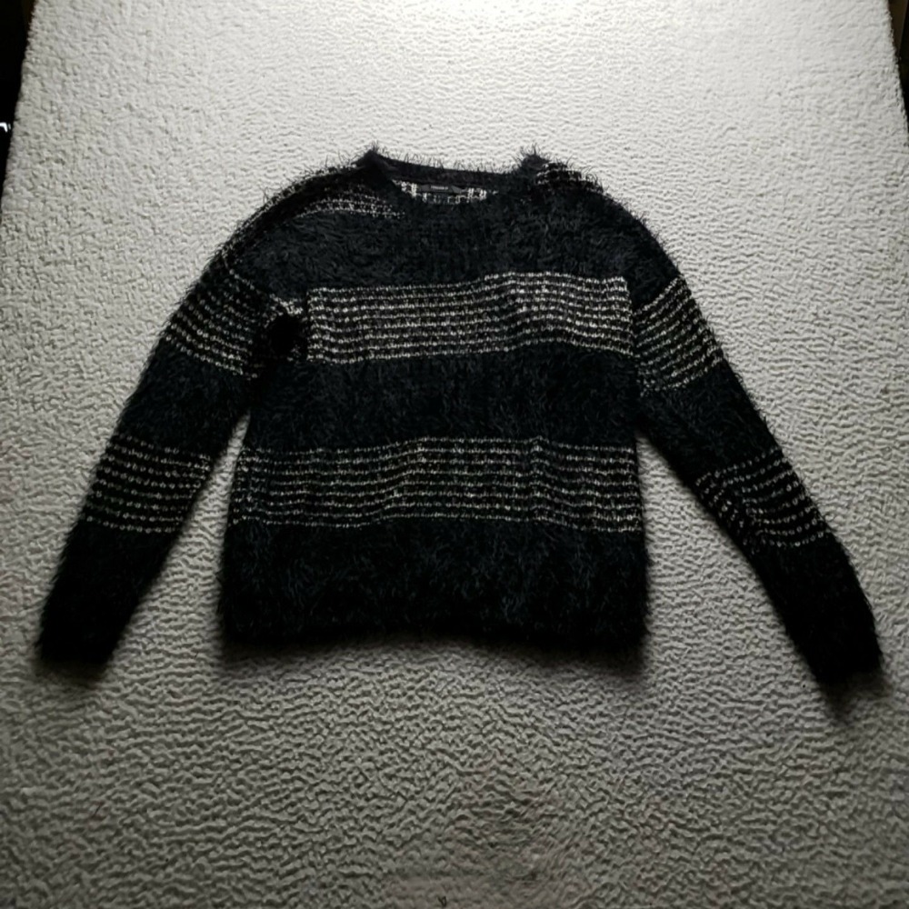 Forever 21 Sweater Womens Medium Black Crew Neck Long Sleeve Striped Knit Fuzzy
